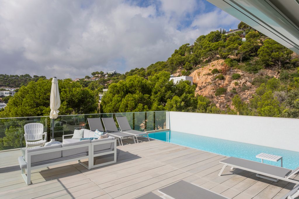 Villa Celiriu Costa Brava Olivers Travels 5