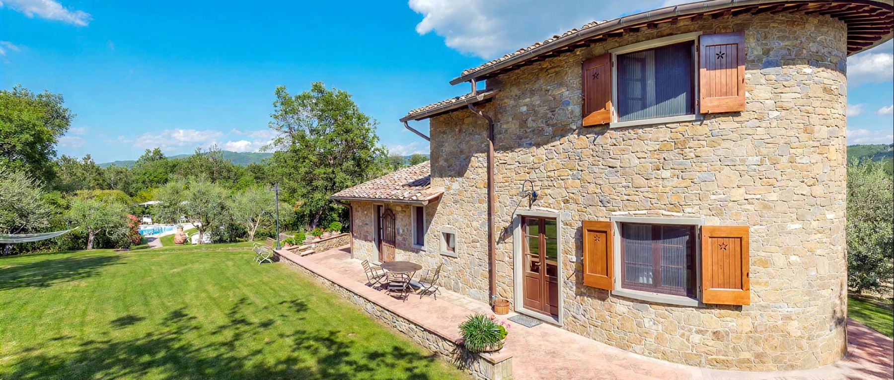 001 villa del poggio central italy olivers travels desktop center
