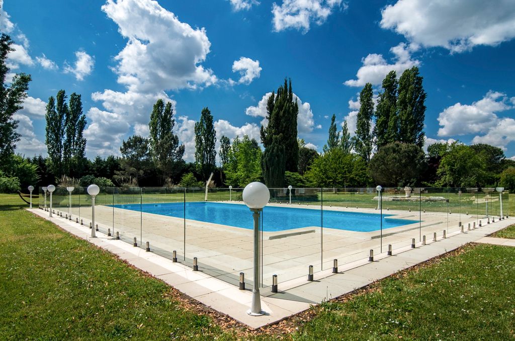 Chartreuse la Gironde Dordogne Olivers Travels 5
