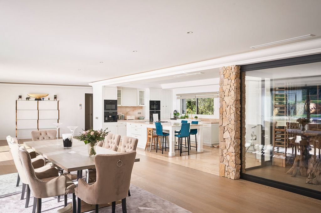 Villa Jacqueline French Riviera Olivers Travels 4