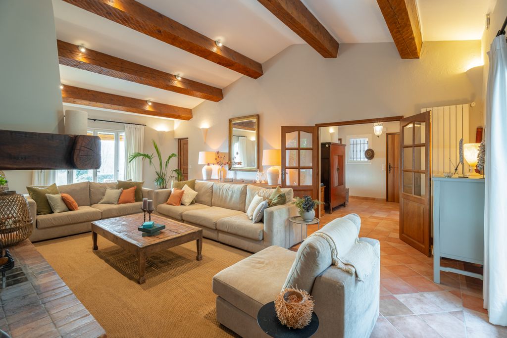 Domaine Saint Peyre CoteDAzur Olivers Travels 3