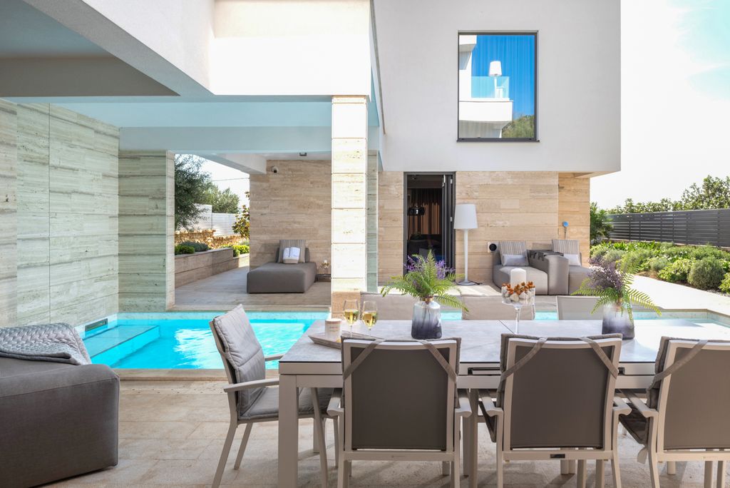 Villa Silvana Dalmatia Coast Olivers Travels 01