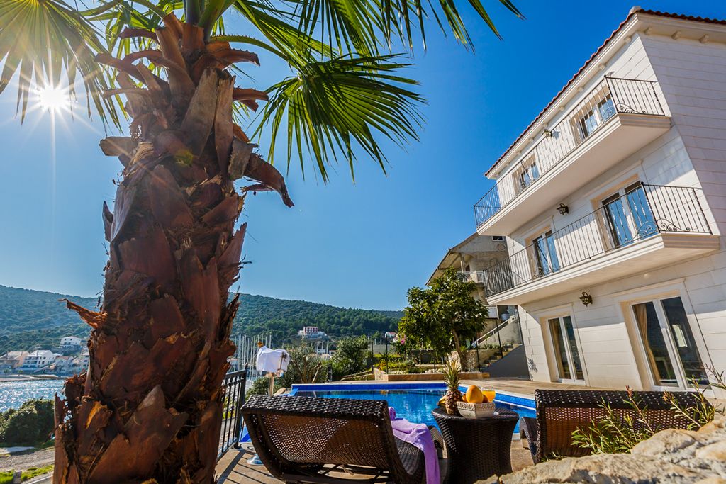 Villa Ljubo Dalmatia Coast Olivers Travels 2