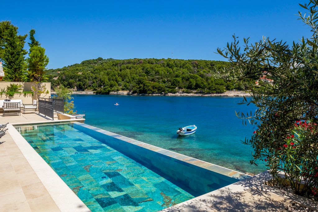 Villa Voda Brac Olivers Travels2