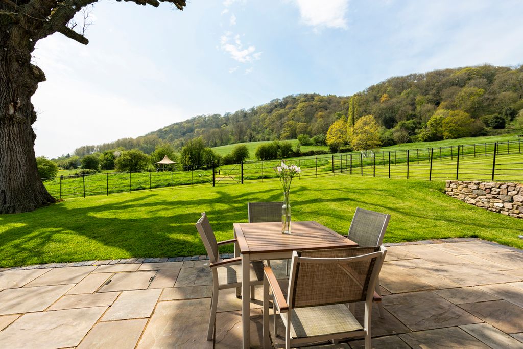 Strawberry Barn Heart of England Olivers Travel 4