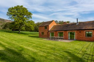 Summer Barn Heart of England Olivers Travels1