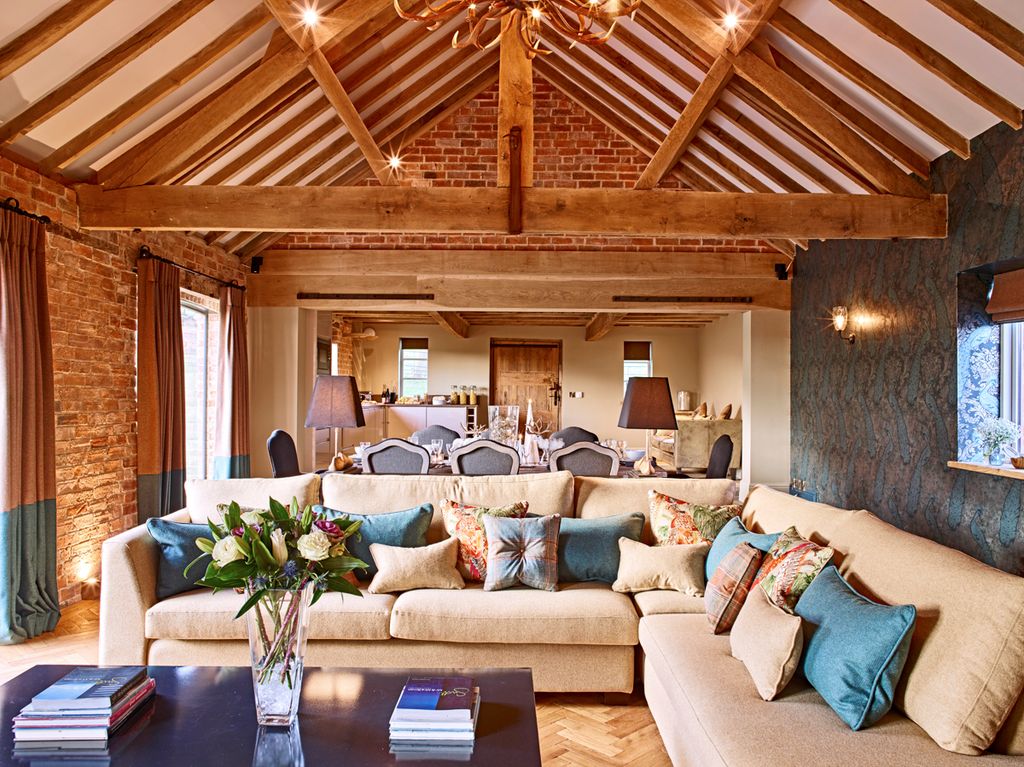 Summer Barn Heart of England Olivers Travels3