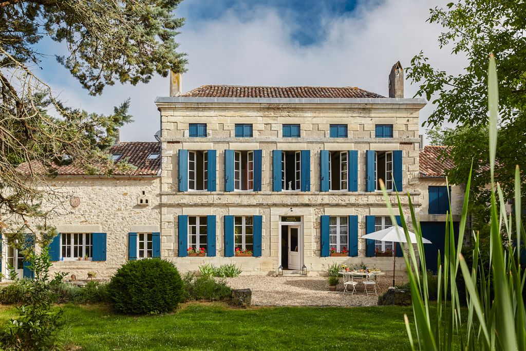 Manoir Tournesols Aquitaine Olivers Travels 1