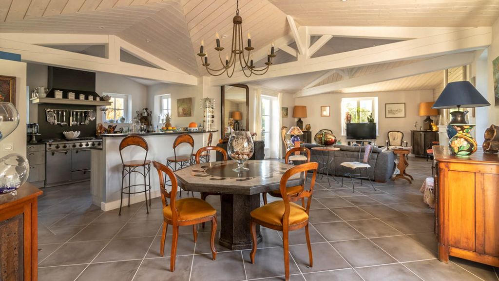 Villa Ombrelle IleDeRe France Olivers Travels 3