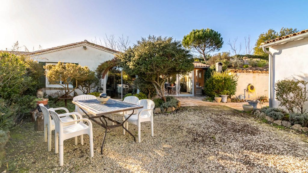 Villa Ombrelle IleDeRe France Olivers Travels 2