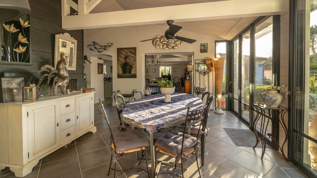 Villa Ombrelle IleDeRe France Olivers Travels 4