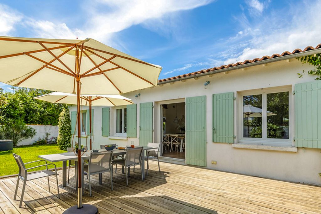Villa Bastien IleDeRe France Olivers Travels 2