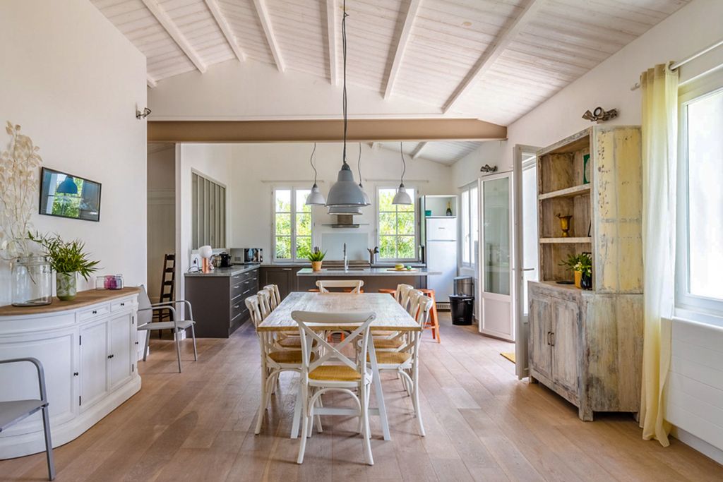 Villa Bastien IleDeRe France Olivers Travels 4