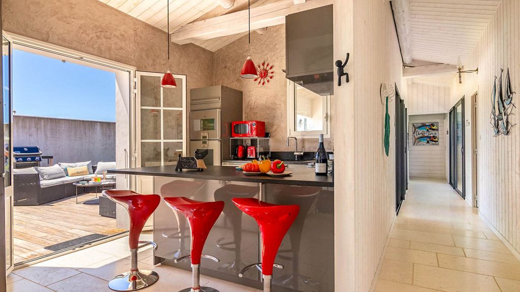 Villa Adalaide IleDeRe France Olivers Travels 5