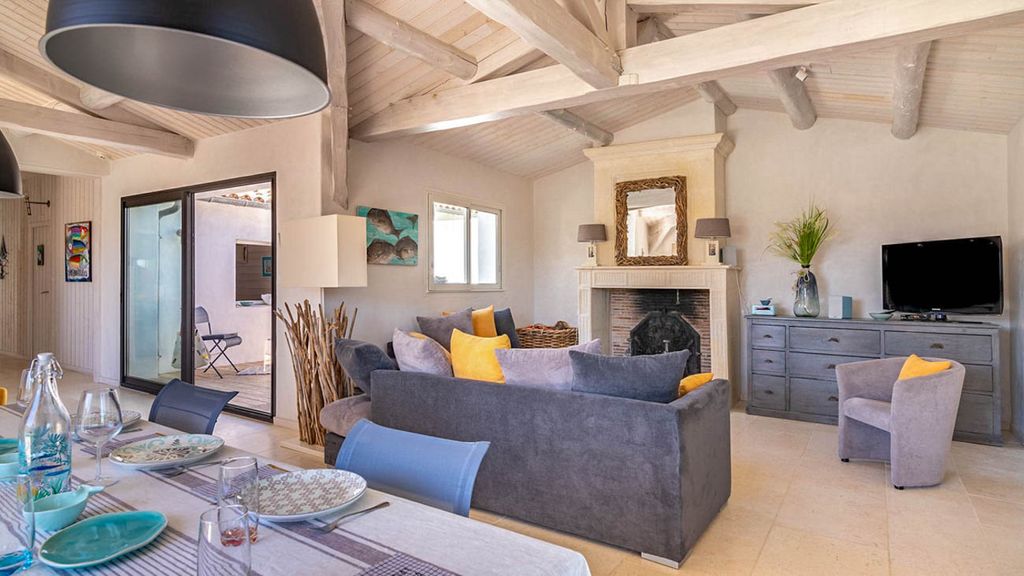 Villa Adalaide IleDeRe France Olivers Travels 3