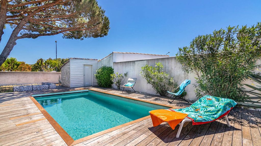 Villa Adalaide IleDeRe France Olivers Travels 2