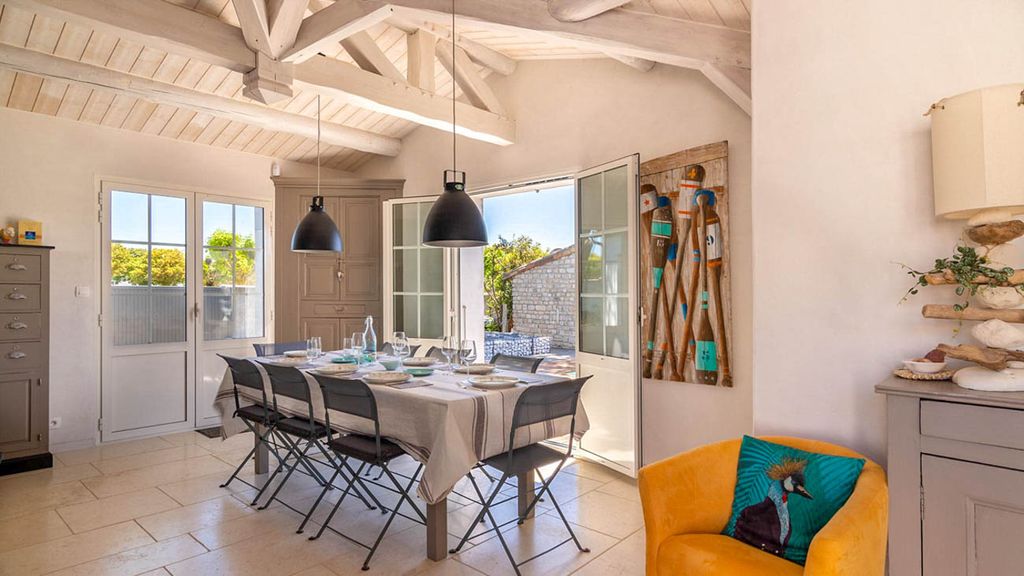 Villa Adalaide IleDeRe France Olivers Travels 4