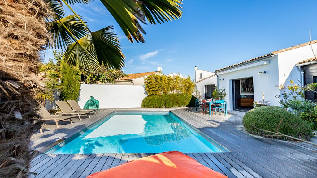 Villa Ecarlate IleDeRe France Olivers Travels 2