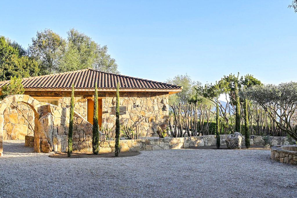 Maison Tailleur De Pierre IleDeRe France Olivers Travels 2