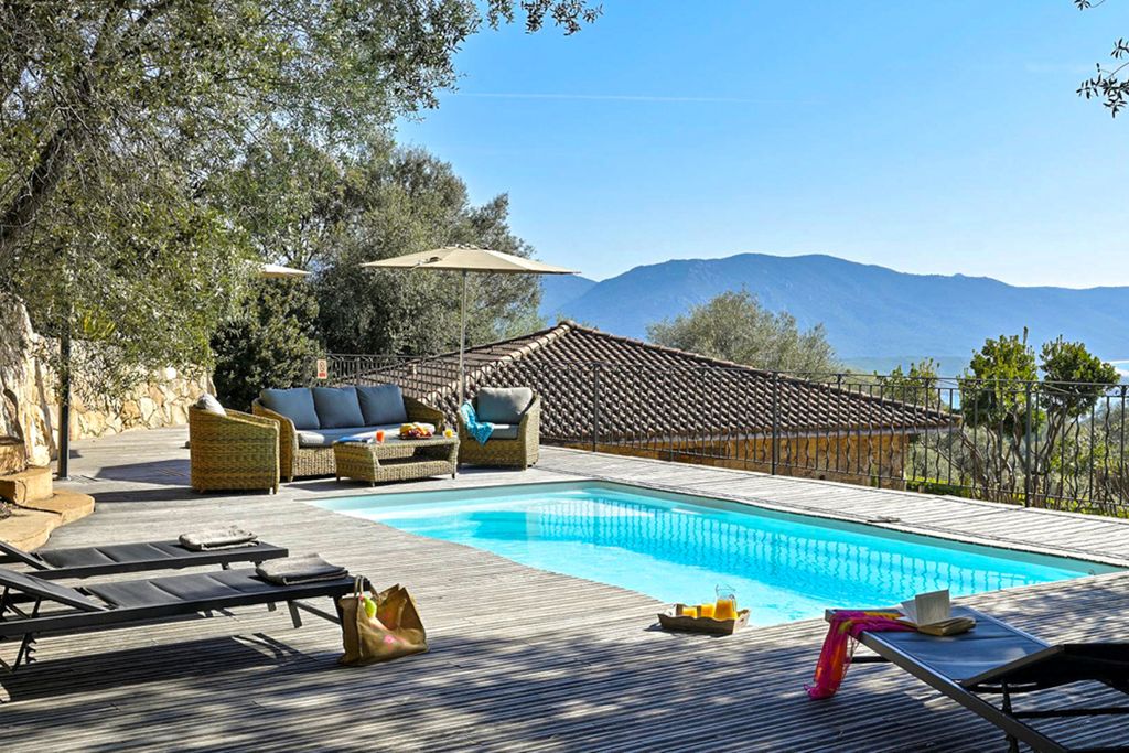 Maison Tailleur De Pierre IleDeRe France Olivers Travels 1