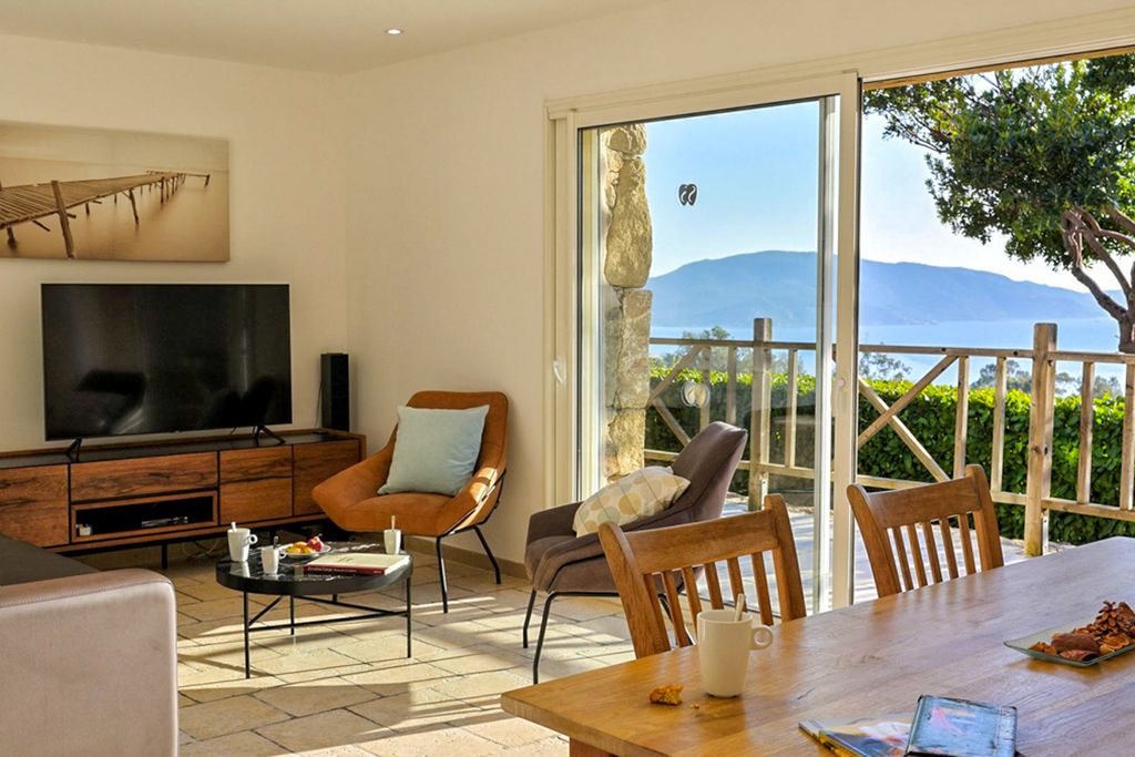 Maison Tailleur De Pierre IleDeRe France Olivers Travels 3