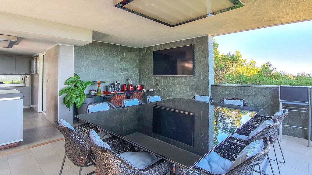 Villa De La Vue Moderne IleDeRe Olivers Travels 5