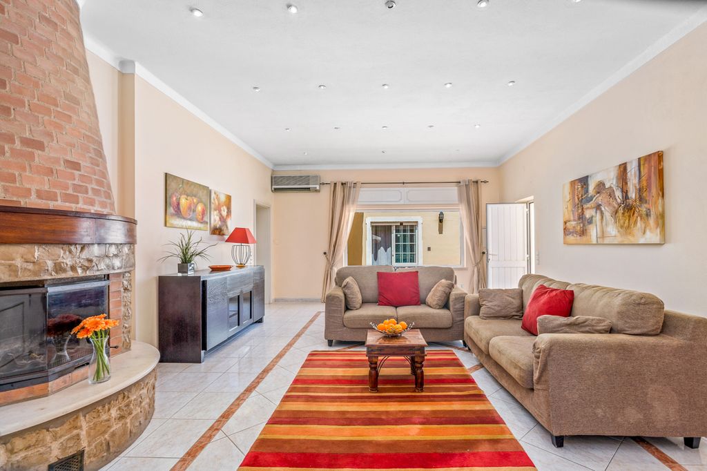 Villa Eguas Algarve Olivers Travels 4