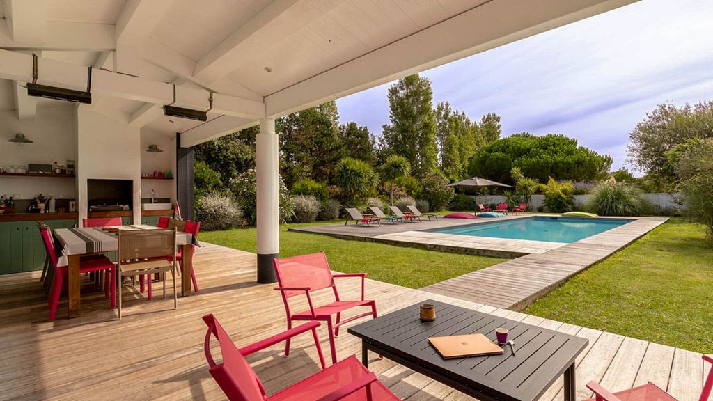 Villa Manet IleDeRe France Olivers Travels 2