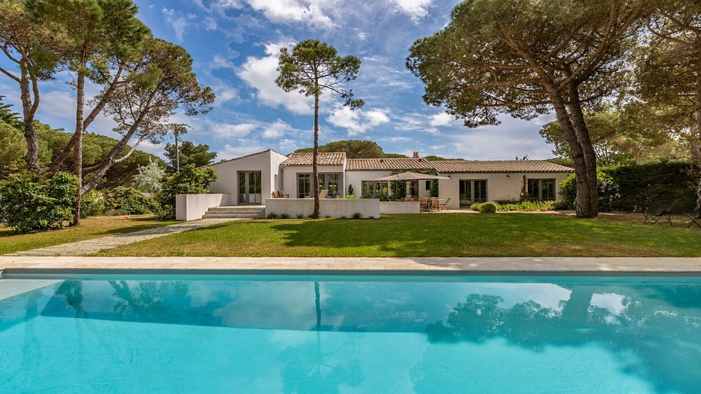 Villa Artemis IleDeRe France Olivers Travels 2