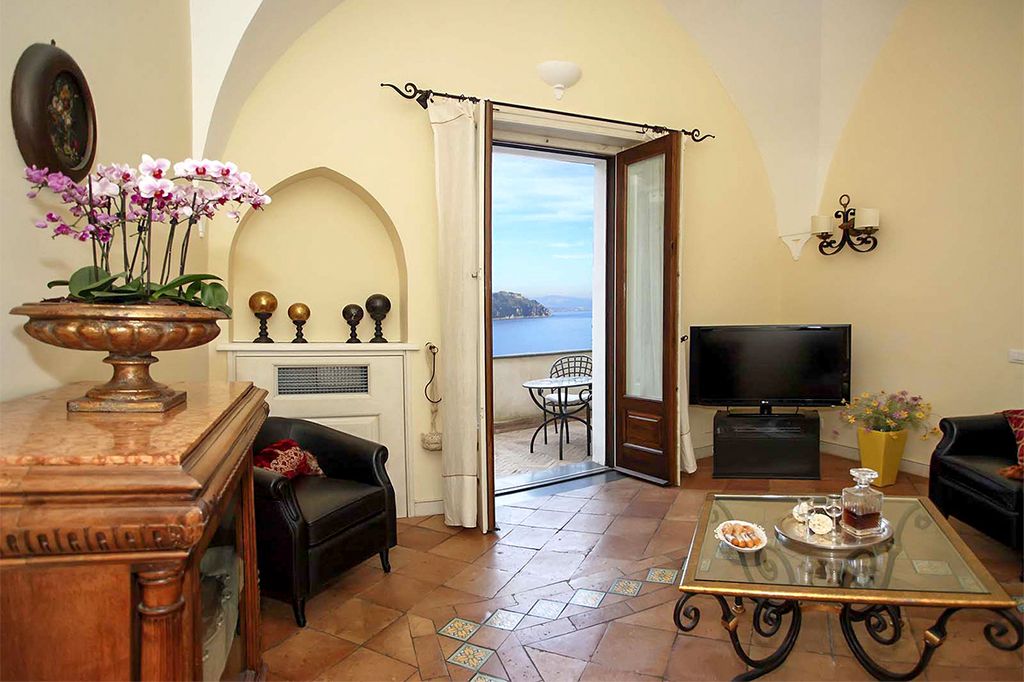 Villa Finocchiara Amalfi Olivers Travels 3