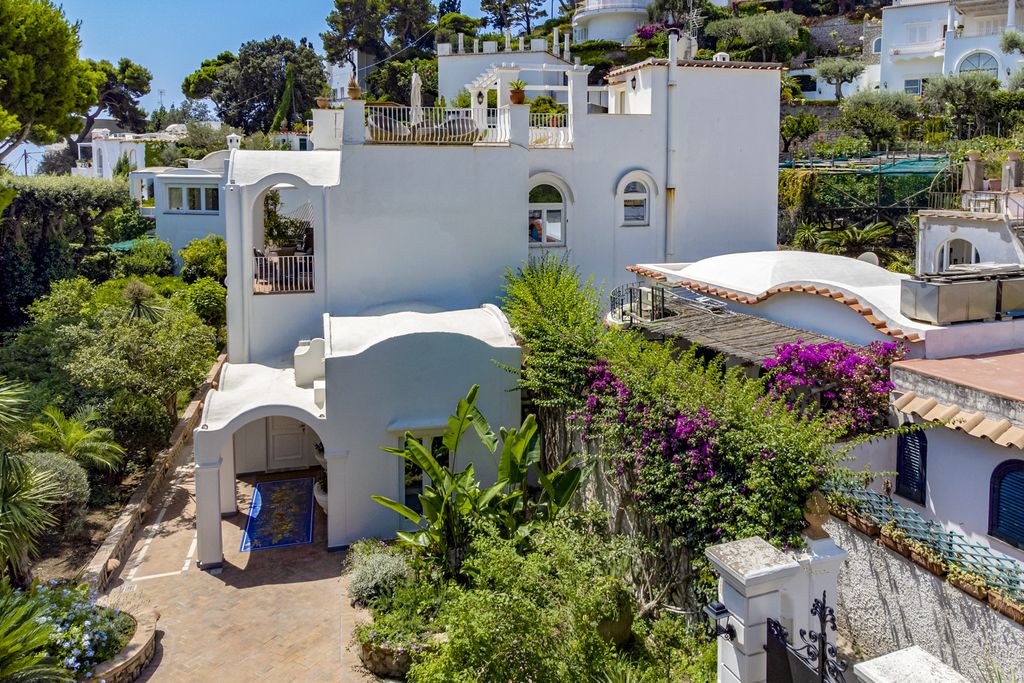 Villa I Farglioni Capri Italy OliversTravels 1