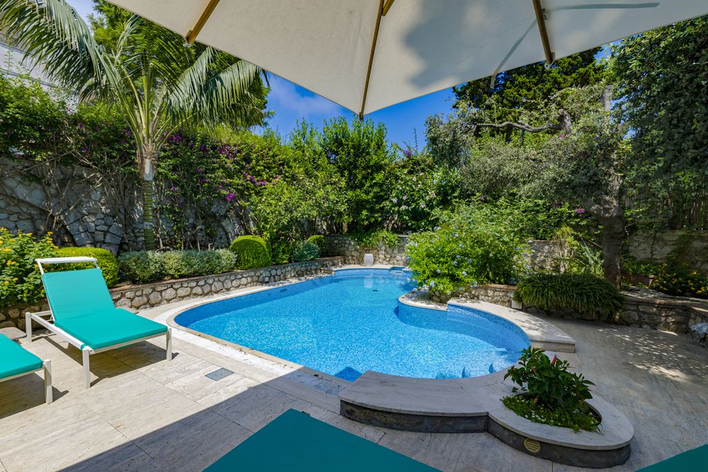 Villa I Farglioni Capri Italy OliversTravels 2