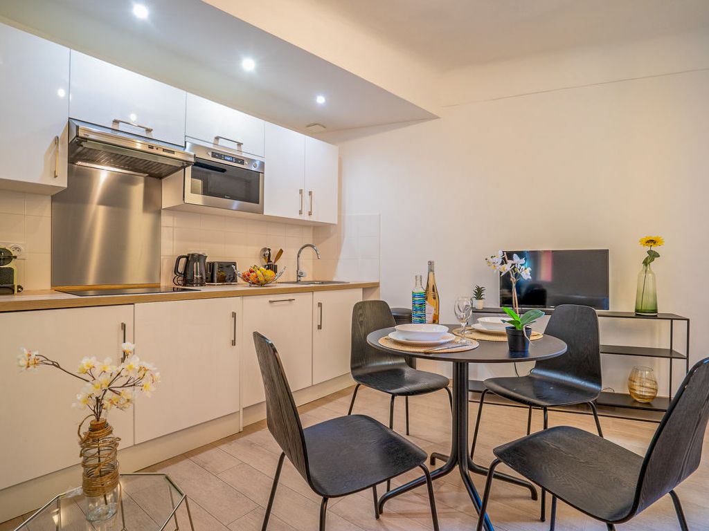 Apartment Mimolette Nice Olivers Travels 3