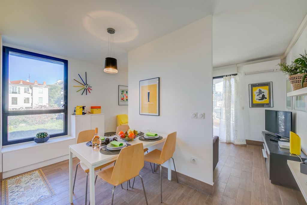 Apartment Coing Nice Olivers Travels 03