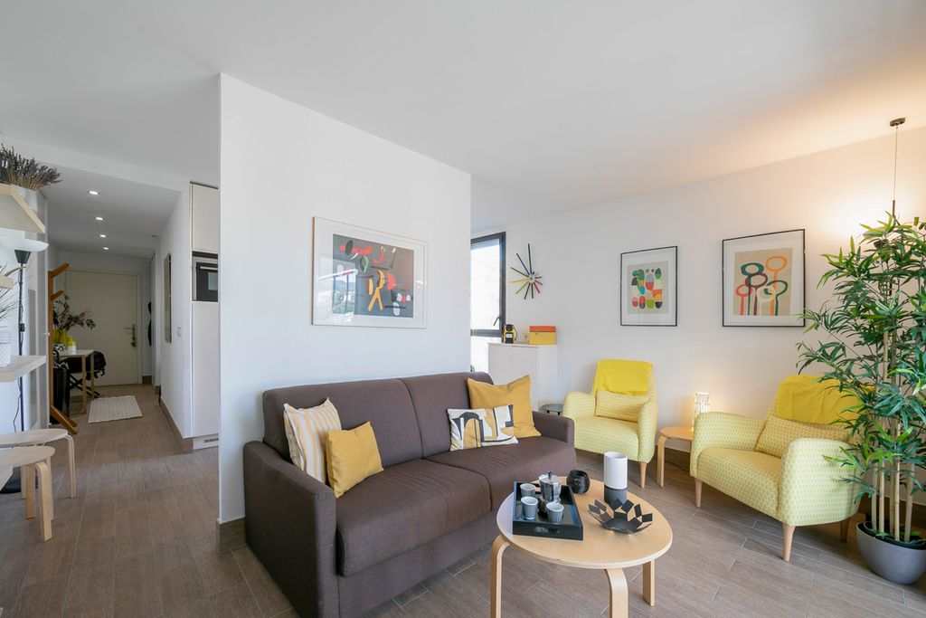 Apartment Coing Nice Olivers Travels 05