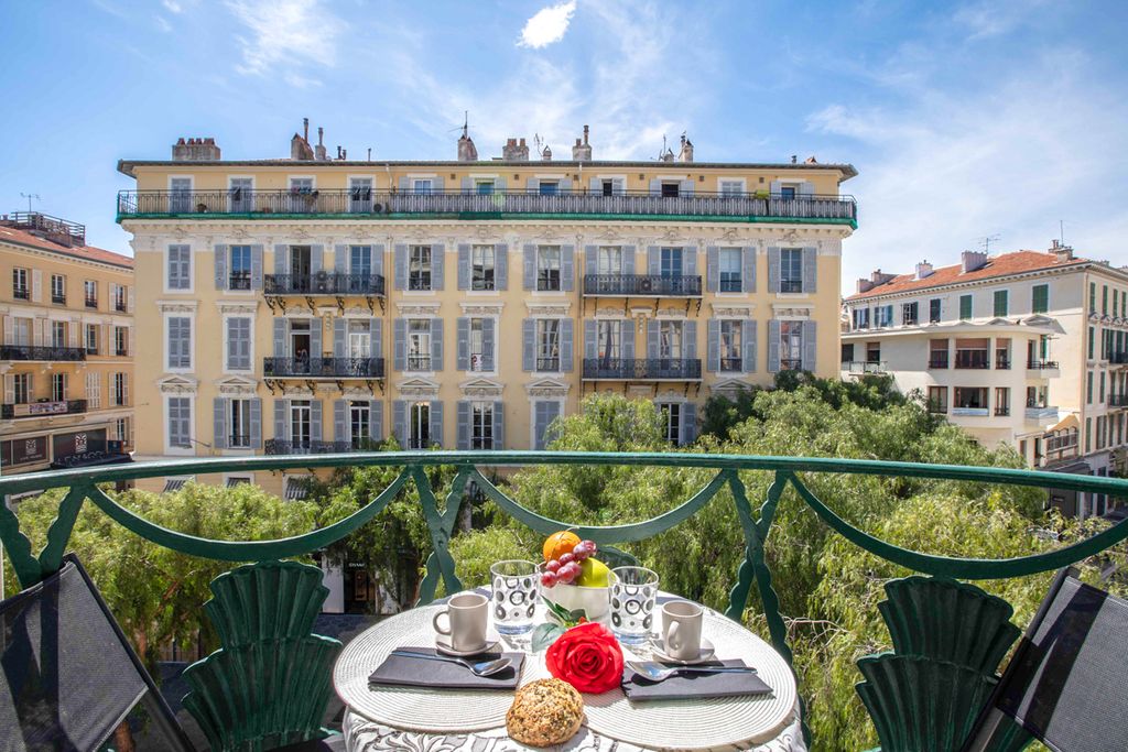 Apartment Pasteque Nice Olivers Travels 01