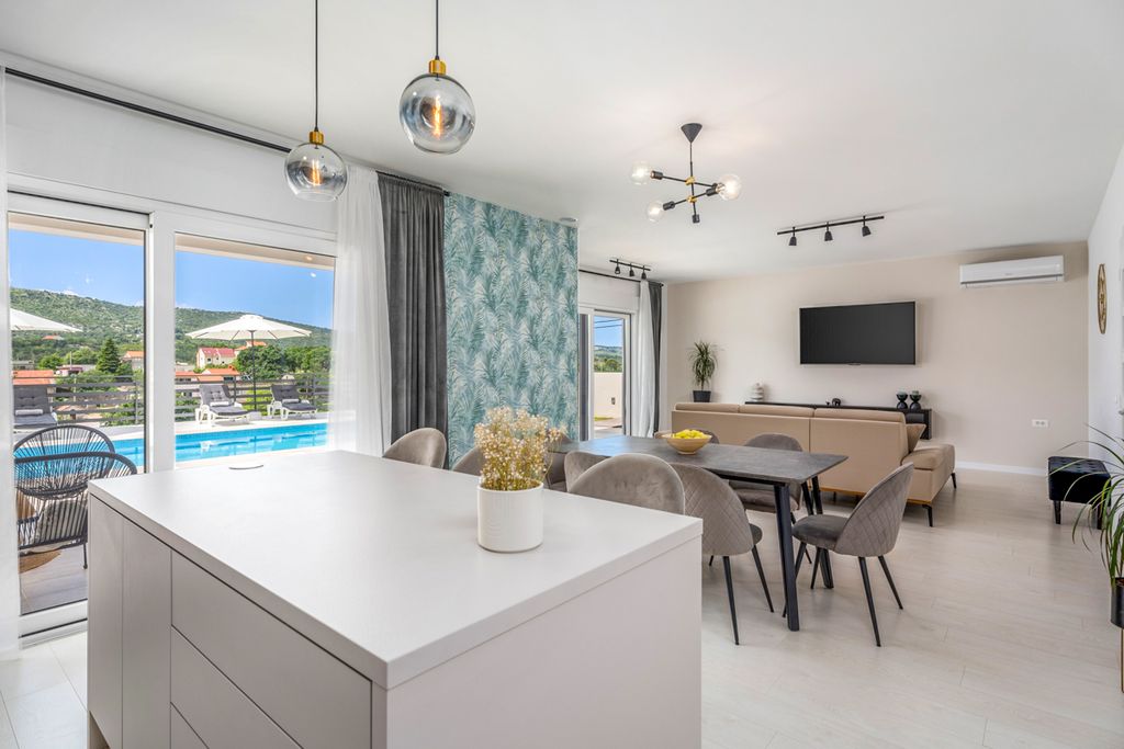 Villa Megi Dalmatia Coast Olivers Travels 03