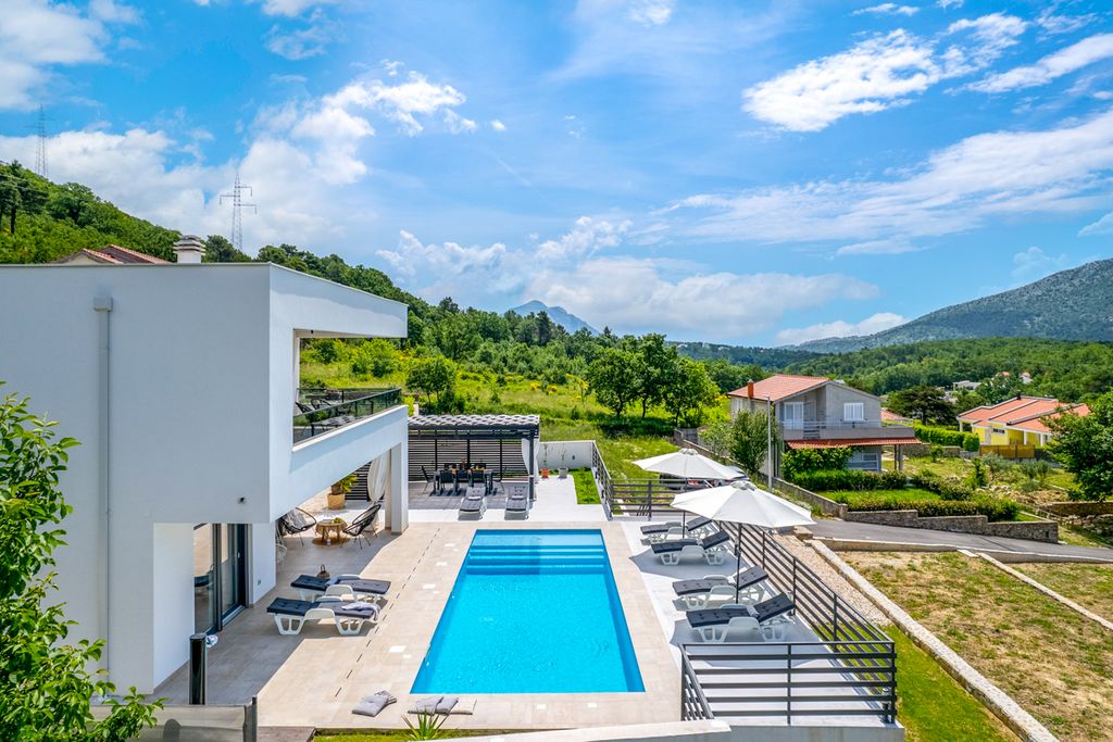 Villa Megi Dalmatia Coast Olivers Travels 02