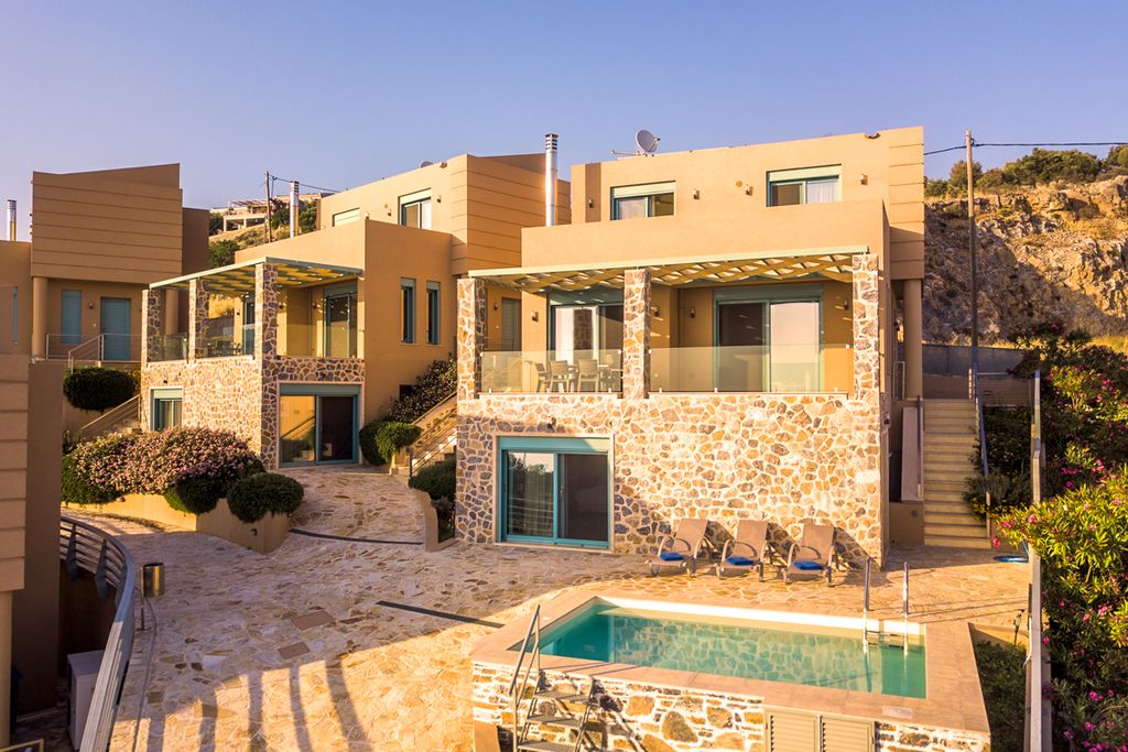 Villa Isildur Lesbos Olivers Travels 01