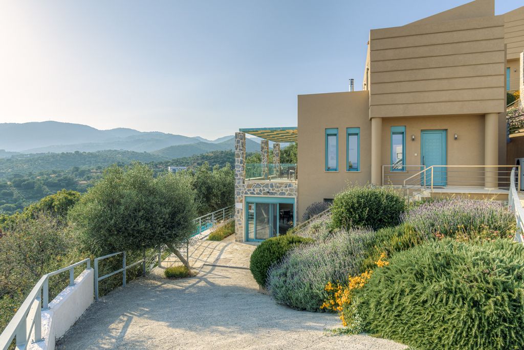 Villa Isildur Lesbos Olivers Travels 02