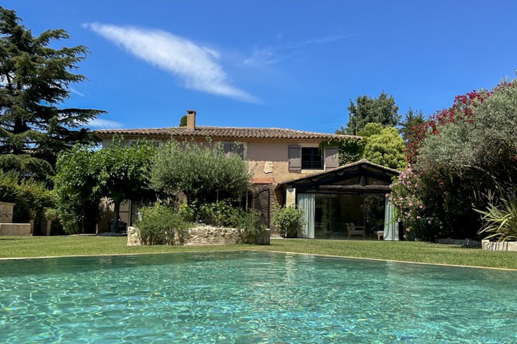 Bastide DIris Provence OliversTravels 1