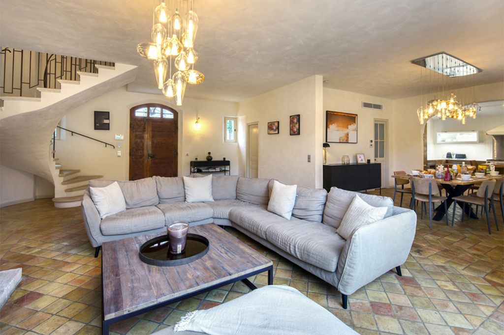 Bastide DIris Provence OliversTravels 6