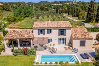 Maison Des Artisans Provence OliverrsTravel 1