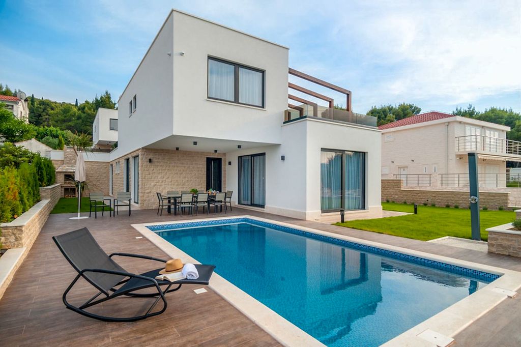 Villa Tetra Dalmatia Coast Olivers Travels 1