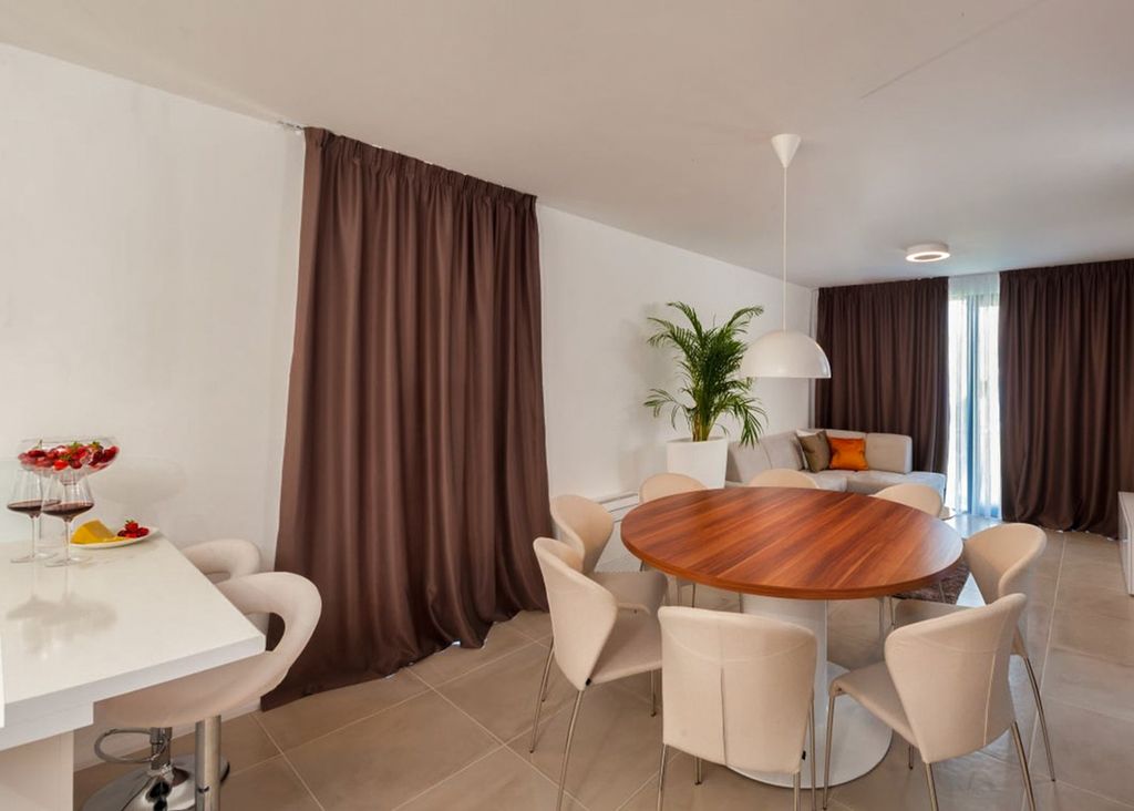 Villa Panda Dalmatia Coast Olivers Travels 4