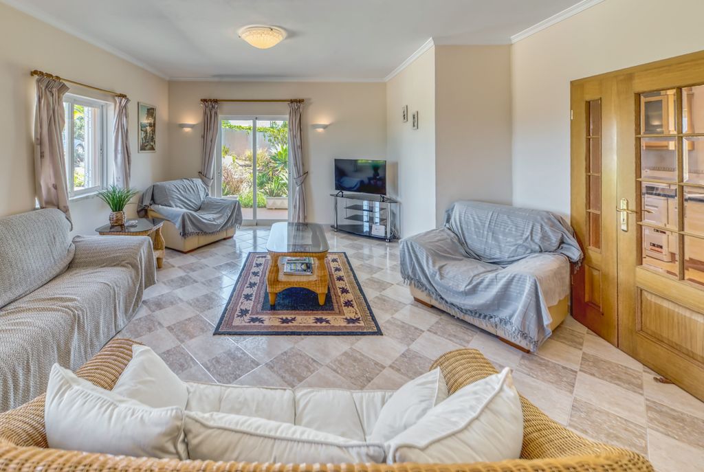 Villa Gregorio Lagoa Olivers Travels 3