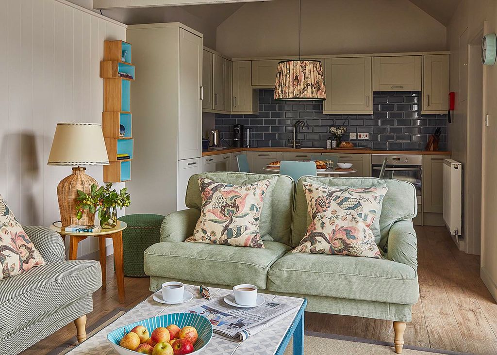 Stiffkey Barn Norfolk Olivers Travels1