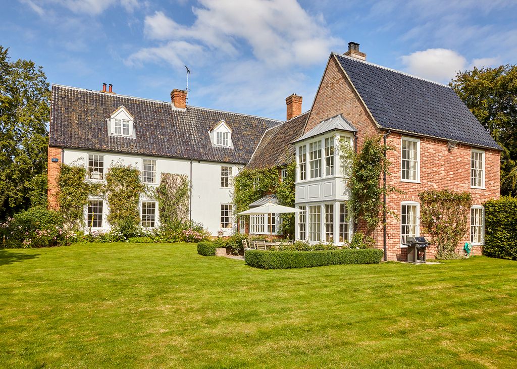 Green Manor House Norfolk Olivers Travels 1