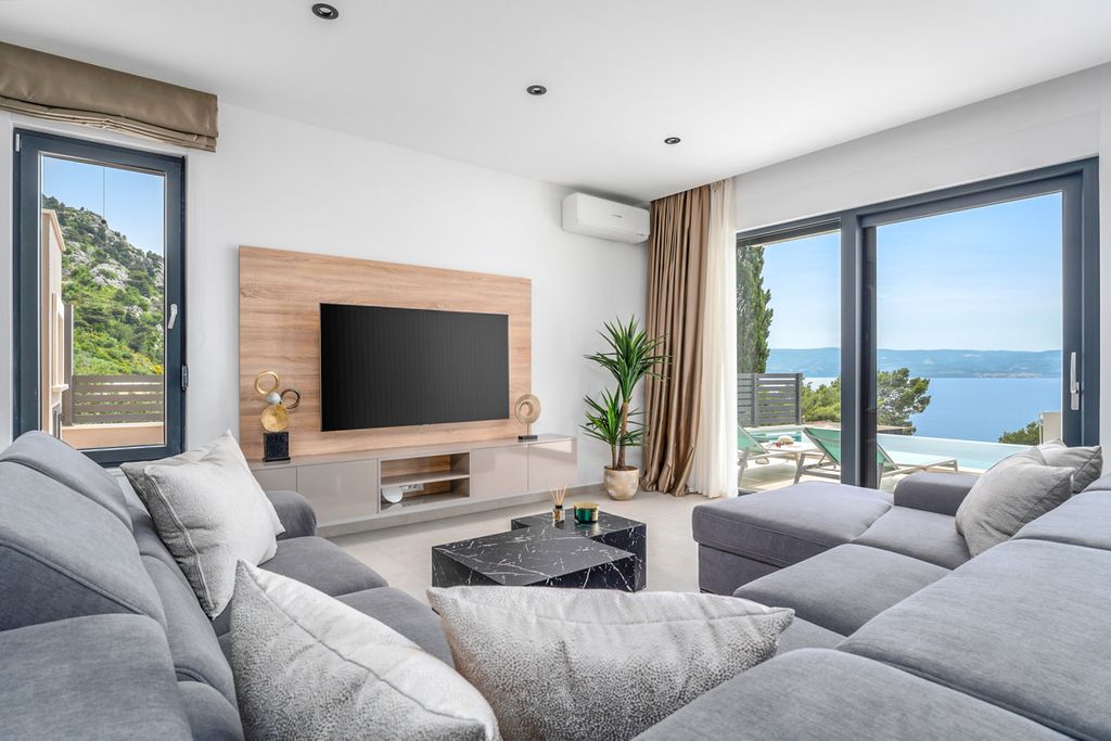 Villa Clematis Dalmatia Coast Olivers Travels 4