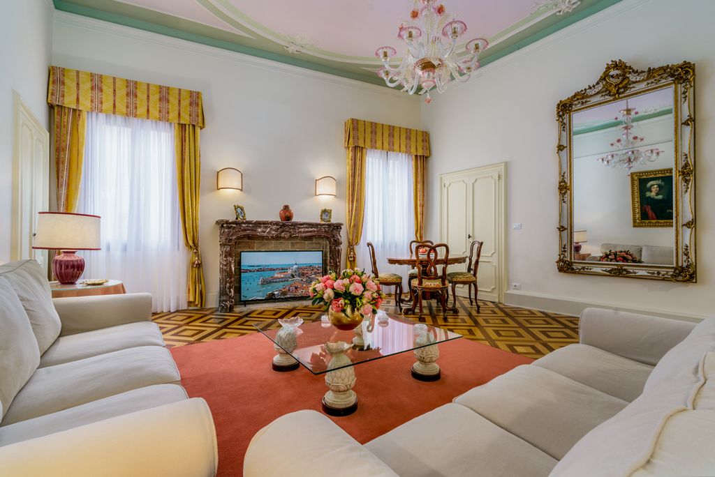Apartment San Luca Venice Olivers Travels 1